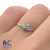 Anillo de compromiso de diamante natural 0.33 ct · corte redondo brillante · color G-H · claridad SI1 · oro blanco 14k