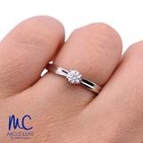 Anillo de compromiso de diamante natural 0.20 ct · corte redondo brillante · color G-H · claridad SI1 · oro blanco 14k · modelo F5645-20