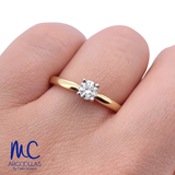 Anillo de compromiso de diamante natural 0.30 ct · corte redondo brillante · color H-J · claridad VS1-VS2 · oro amarillo 14k