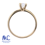 Anillo de compromiso de diamante de laboratorio 0.56 ct · corte redondo brillante · color D · claridad VVS1 · oro amarillo 14k · modelo 670413444