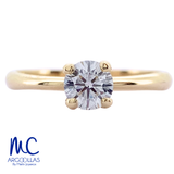 Anillo de compromiso de diamante de laboratorio 0.56 ct · corte redondo brillante · color D · claridad VVS1 · oro amarillo 14k · modelo 670413444