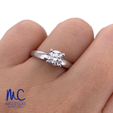 Anillo de compromiso de diamante de laboratorio 0.71 ct · corte redondo brillante · color E · claridad VS1 · oro blanco 14k