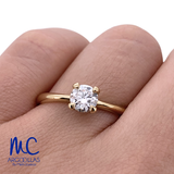 Anillo de compromiso de diamante de laboratorio 0.58 ct · corte redondo brillante · color E · claridad VVS2 · oro amarillo 14k · modelo 626479429