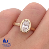 ANILLO DE COMPROMISO DIAMANTE DE LABORATORIO - Oval Biselado con Halo