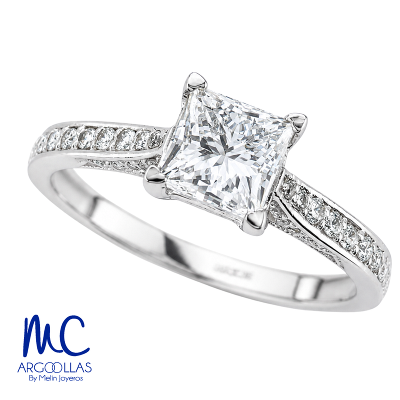 Anillo de compromiso de 0.97 ct · corte princesa · color D · claridad VVS2 · oro blanco 14k