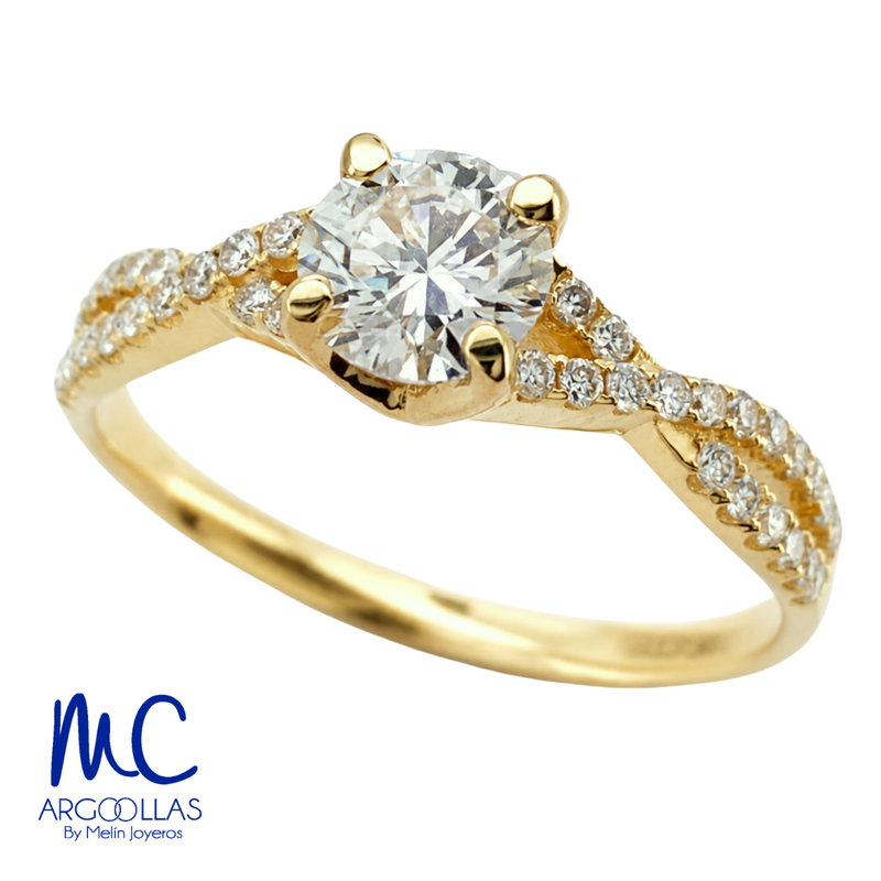 Anillo de compromiso de diamante de laboratorio 0.61 ct · corte redondo brillante · color E · claridad VVS2 · oro amarillo 14k