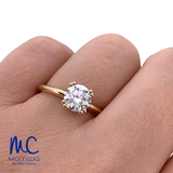 Anillo de compromiso de diamante de laboratorio 1.01 ct · corte redondo brillante · color E · claridad VVS2 · oro amarillo 14k