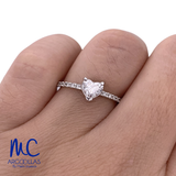 Anillo de compromiso de diamante de laboratorio 0.50 ct · corte corazón · color D · claridad VVS2 · oro blanco 14k